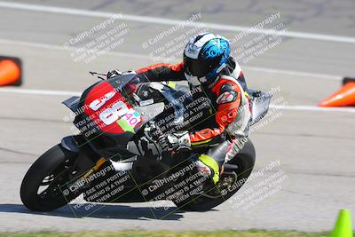 media/Mar-19-2022-Fastrack Riders (Sat) [[4e7522d738]]/Level 5 Race/Turn 3 and 4/